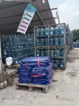 Terpal plastik buat tutup barang di depo atau pabrik