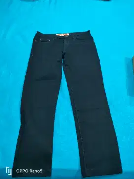 Celana Jeans Warna Navy Wanita