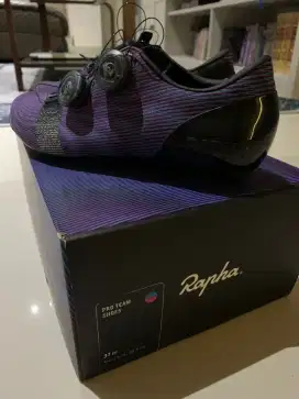 Sepatu Rapha size 37 like new in box