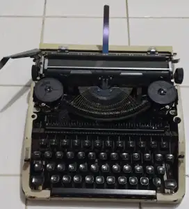 Mesin tik manual