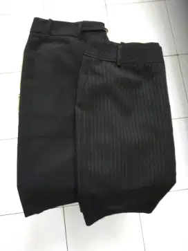 Rok wanita hitam dan garis (2)