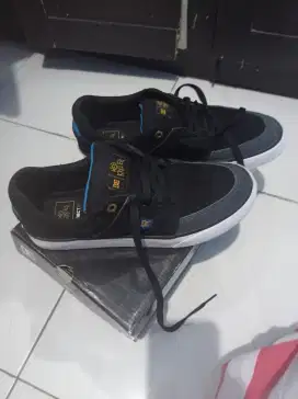 Nego Waras Sepatu DC Shoes Wes Kremer Size 41