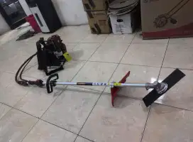 Mesin potong rumput 4tak barang baru .bayar du tempat