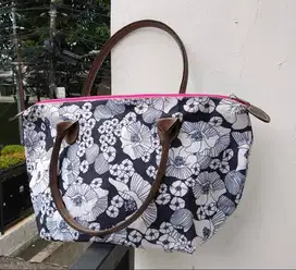 Tas tangan wanita