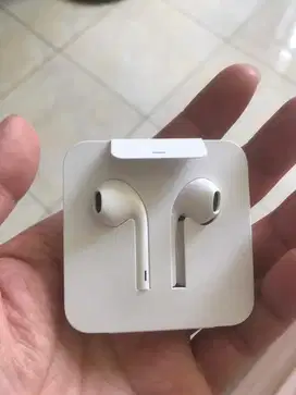Headset lightning BARU dan ORIGINAL bawaan baru