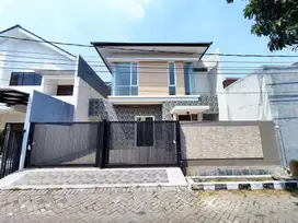 new gress jual rumah 2 lantai babatan mukti wiyung sby barat