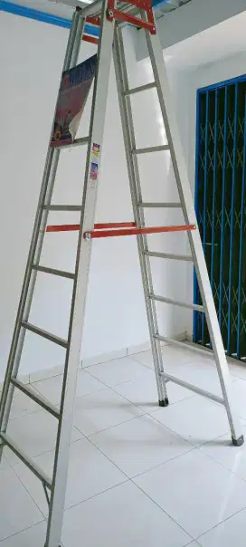 Tangga lipat aluminium 2,5m