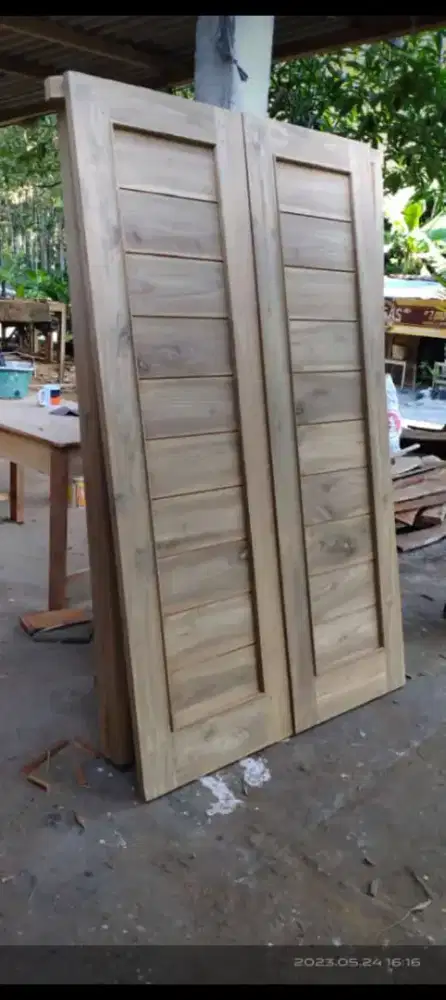 Pintu minimalis