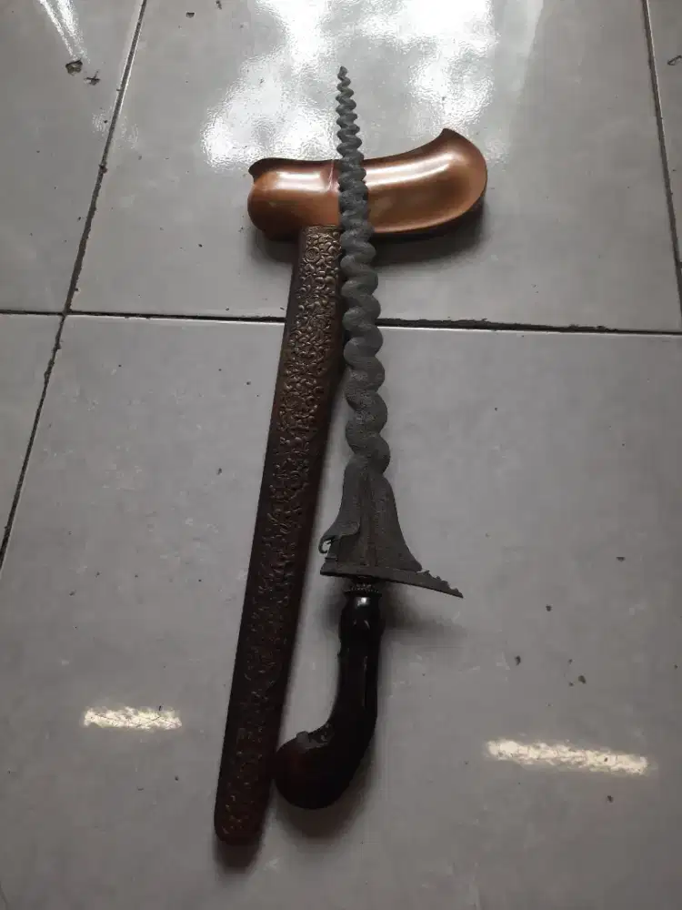 Keris Zaman Mataram luk 37 kalaWijan Sbg penghargaan Petinggi