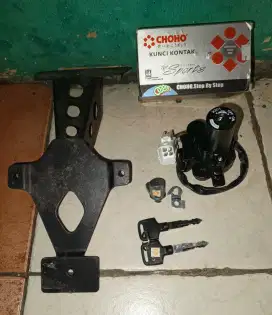 kunci kontak plus jok ninja 250Fi old dan tail tidy