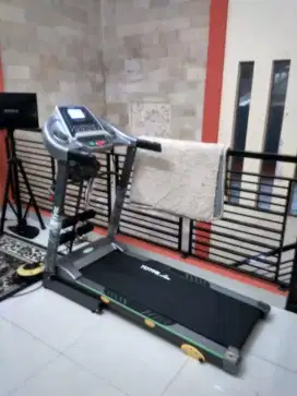 TREADMIL ELEKTRIK  TL 288 TIGA FUNGSI