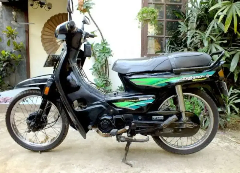 ORIGINAL MOTOR PERTAMA KLASIK BERSEJARAH ASTREA GRAND 1997 HIJAU-Hitam
