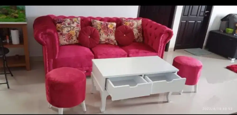 Sofa Sahrini stoll + Meja