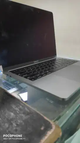 Beli MacBook & Laptop