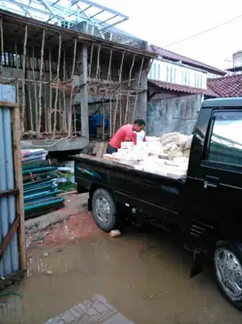 Bata putih dan pasir Sungai Tabuk