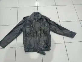 Jaket kulit  ukuran M