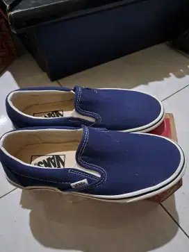 Sepatu vans slip on original navy size 36.5/5 jual murah BU hari ini