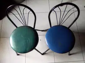 Kursi besi bulat jongkok sepasang, nego