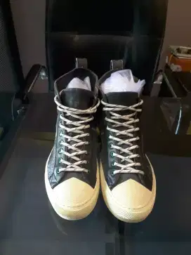 Sepatu Louis Vuitton high
