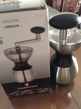 Grinder kopi manual