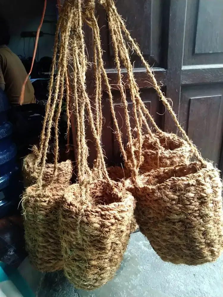 Pot gantung ijuk