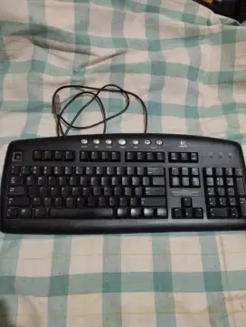 Keyboard Logitech y ST39