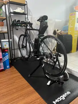 Sepeda balap roadbike Cannondale Caad13 like new. Mint 99%