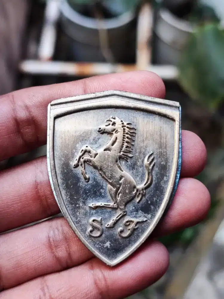 Badge Pin Metal Krom Logo Scuderia Ferrari