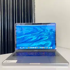 Macbook Pro 2017 RAM 8/256 GB Intel Core i5