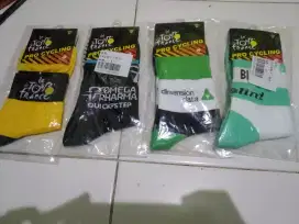 Kaos kaki khusus sepeda