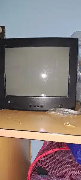 Monitor komputer merk LG