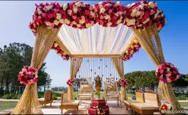 HAND BOUQUET, DEKORASI HIASAN PERNIKAHAN, BUNGA PENGANTIN