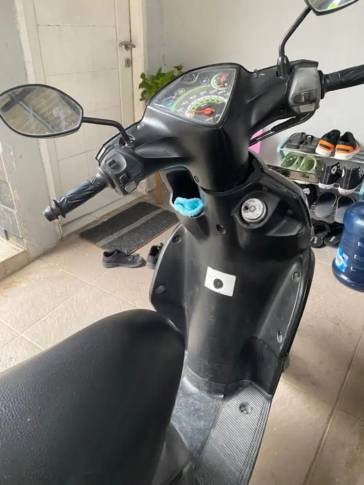 Yamaha Mio J Black SS lengkap