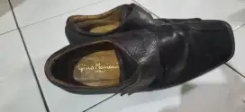 Jual Sepatu Kulit Pantofel Merk  Gino Mariani  Italy  Size 40