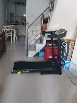 TREADMILL  ELEKTRIK  TL 246 TIGA FUNGSI