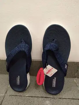 Skechres Sandal kondisi baru (new) di Bandung