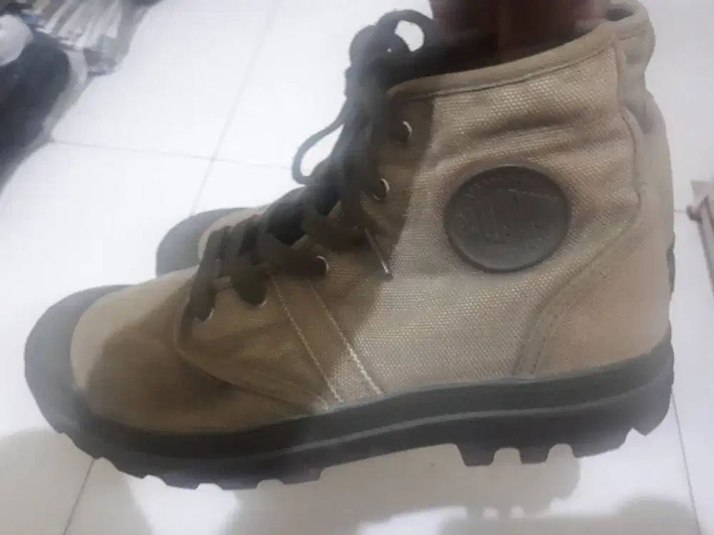 Sepatu Palladium Original