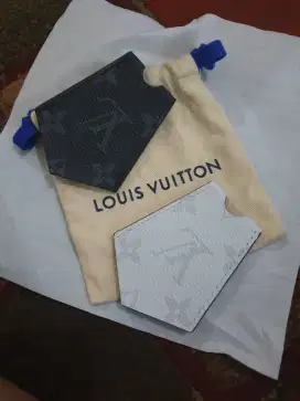 New.authentic gantungan louis vuitton .lv