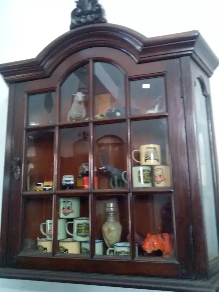 Lemari Dinding Gantung