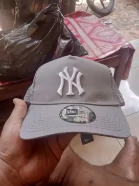 Topi Trucker New Era New York Abu Gelap Import Original