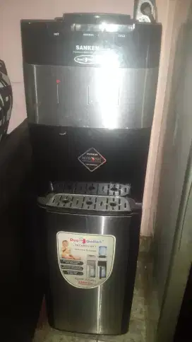 Dispenser duo galon atas bawah