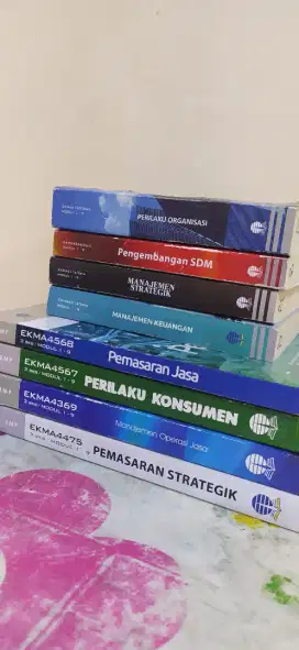 Buku eks kuliah online FE UT prodi Manajemen