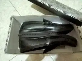 Sepatu Lacoste kulit