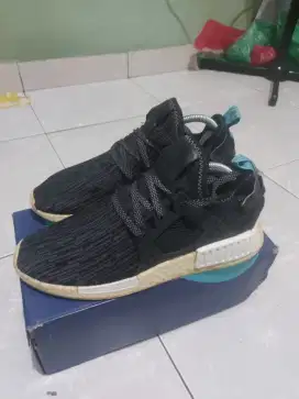Sepatu adidas nmd