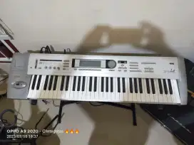 Keyboard KORG Triton Le