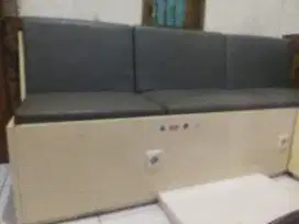 Kursi tunggu kondisi masih bagus