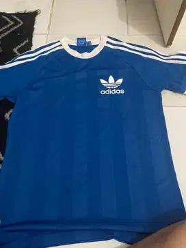 Adidas 3 stripes