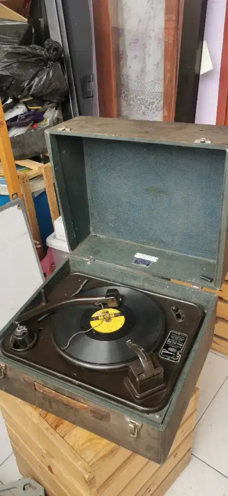 Garrard rc 70b record changer gramophone