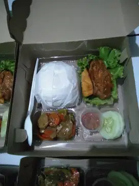 Nasi kotak tasyakuran ekonomis