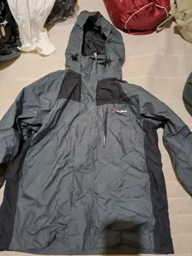 Jaket outdoor berghaus size M asia original jual murah Bu banget cepat